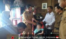 Hadir untuk Warganya, Monadi Serahkan Alat Bantu Disabilitas dan Lansia